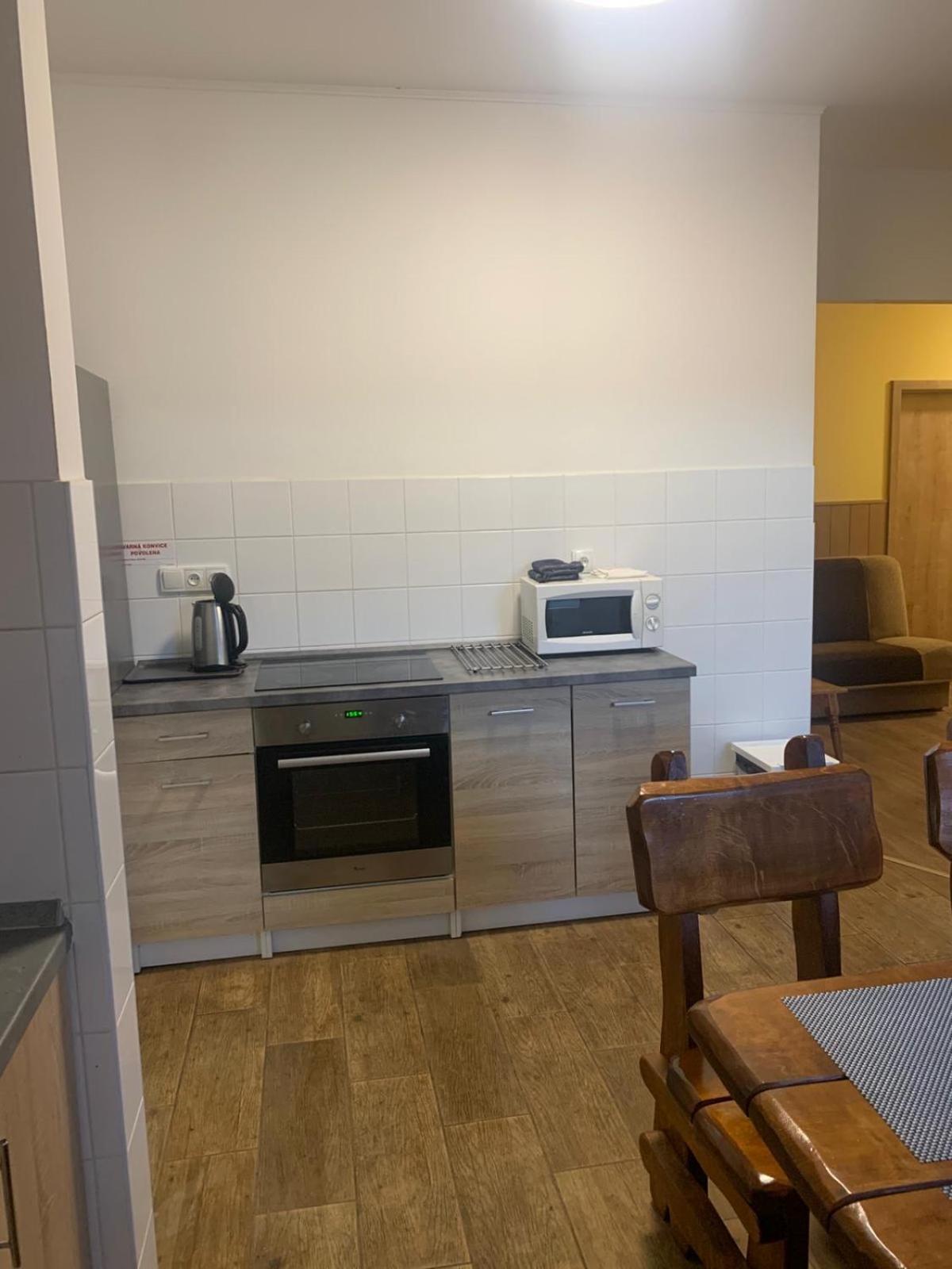 Penzion Manes Krabcice Екстер'єр фото